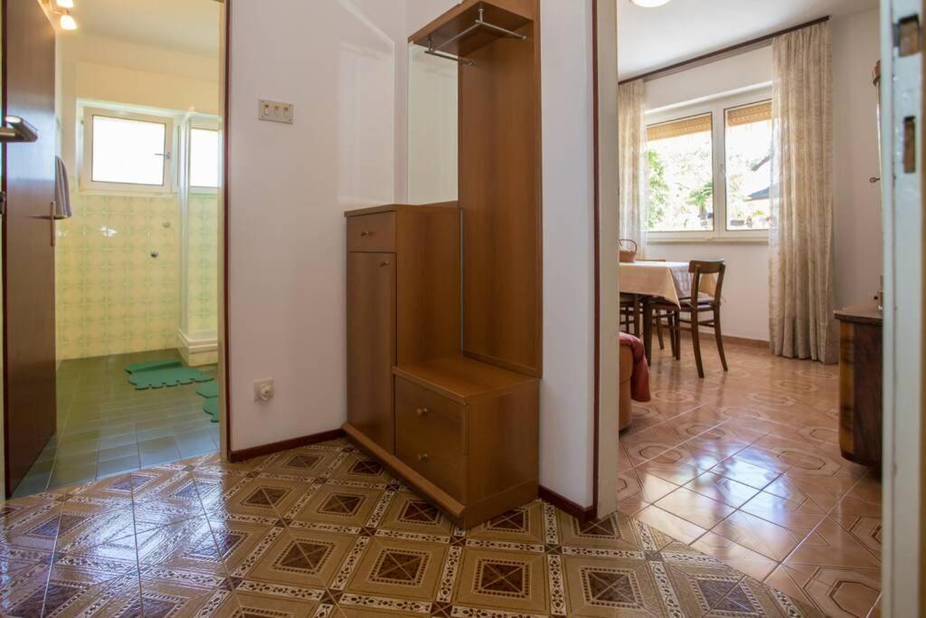 Garden View Apartment In Porec For 2 - 3 Persons Екстериор снимка